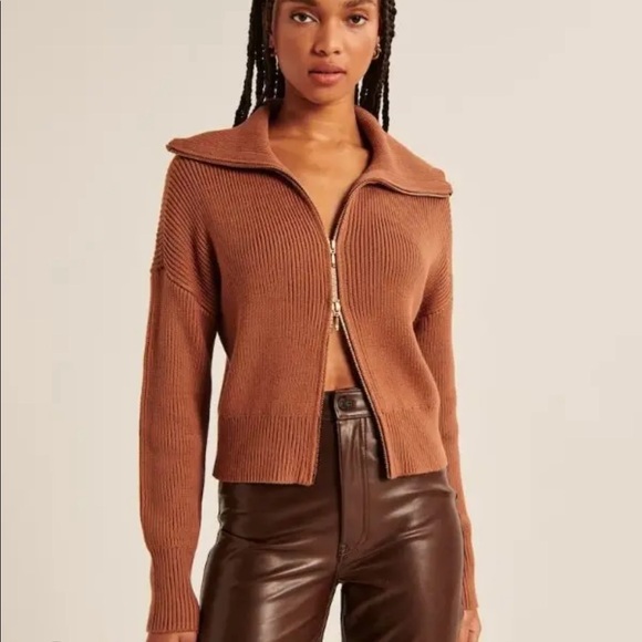 Abercrombie Knit Sweater - Picture 3 of 3